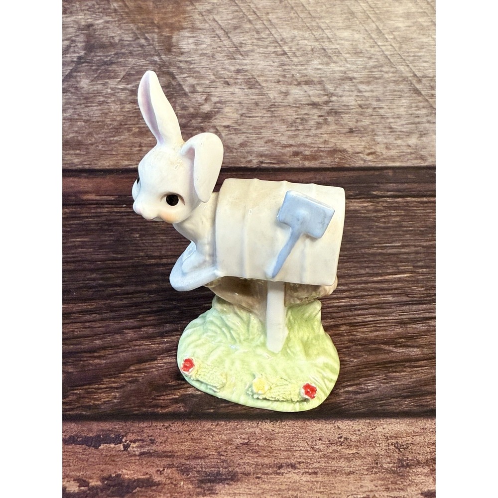 Vintage 1976 Enesco Bone China Rabbit Figurine Bunny in Mailbox‎ Easter Bunny